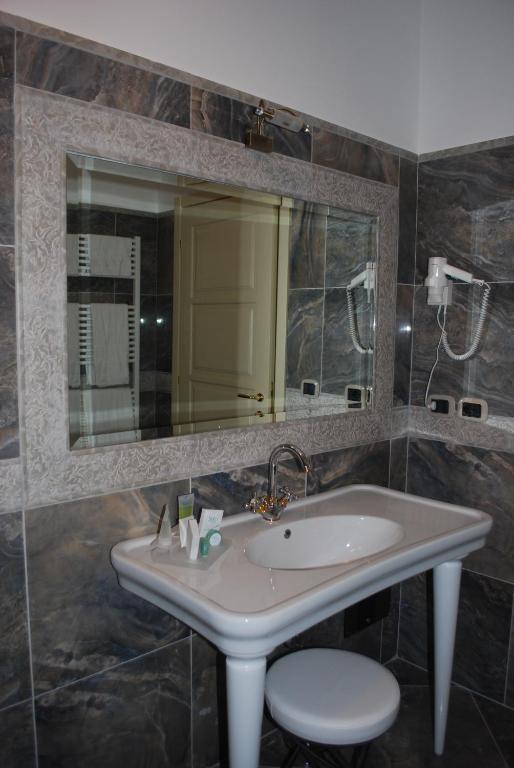 Regina Di Saba - Hotel Villa Per Ricevimenti Grottaminarda Room photo